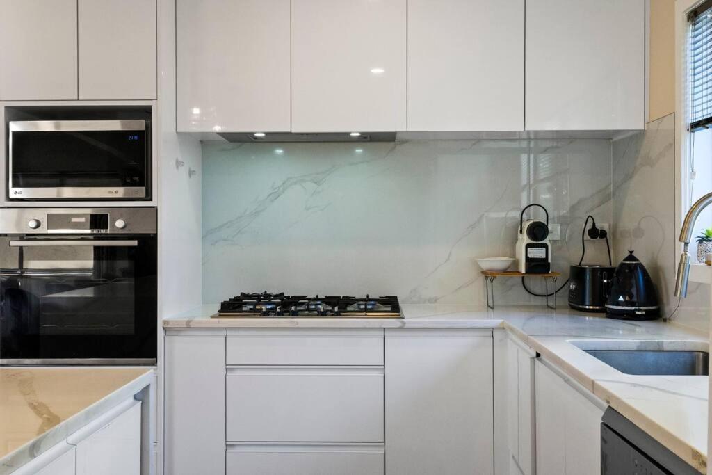 Not Usually Available - Lucky U! Auckland Bagian luar foto