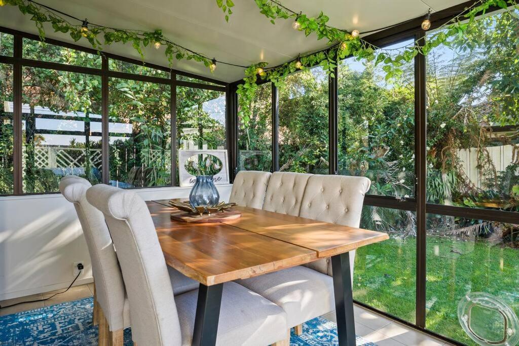 Not Usually Available - Lucky U! Auckland Bagian luar foto